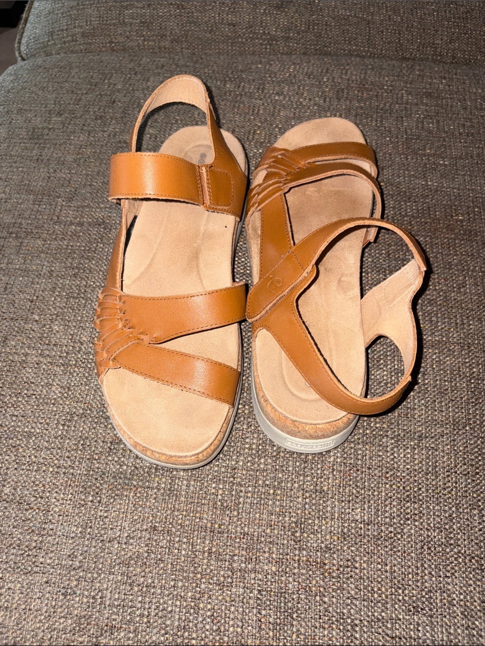 Easy Spirit Women's Seilena Tan Strappy Comfort Sandals EUC 9M